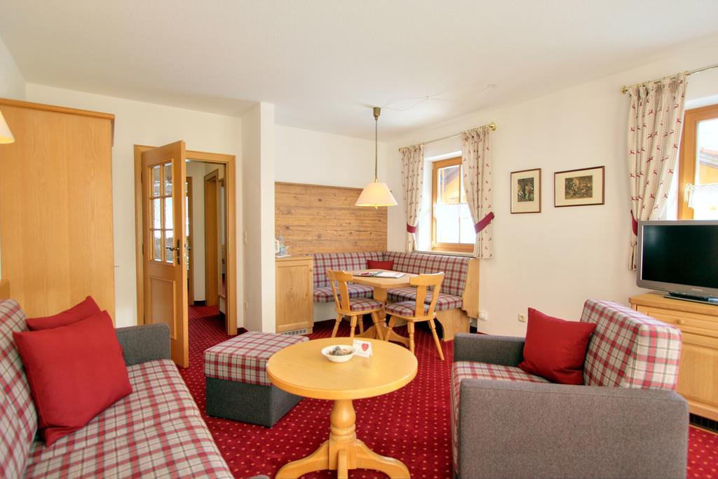 Landhotel Berghof Bad Hindelang Chambre photo